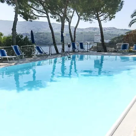Lägenhet Monolocale Il Porto 3